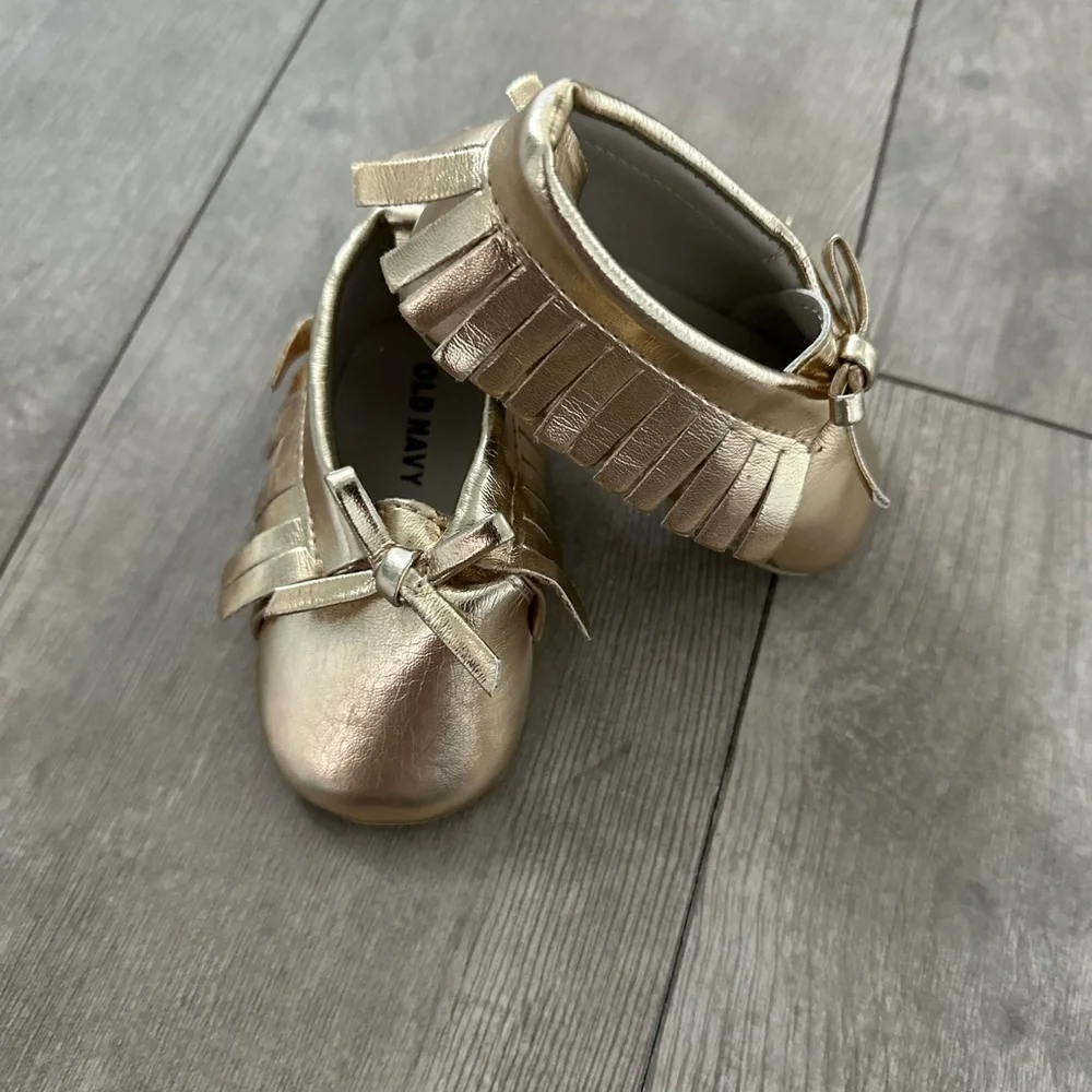old navy gold moccasin booties baby girl 6-12 months